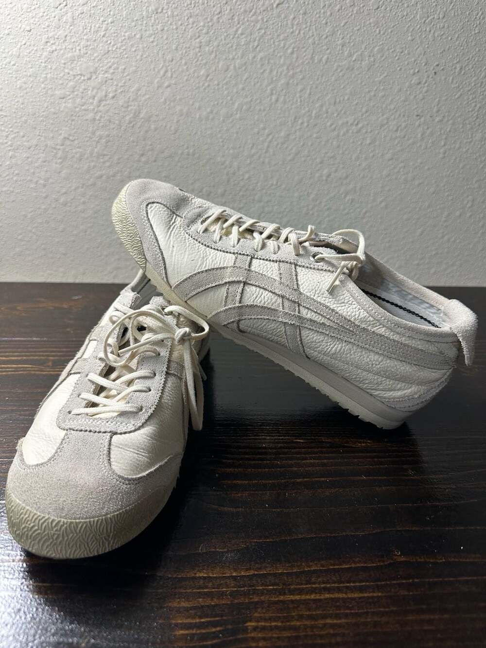 Onitsuka Tiger Mexico 66 Off-White Sneakers Size 6W (fits 7W)